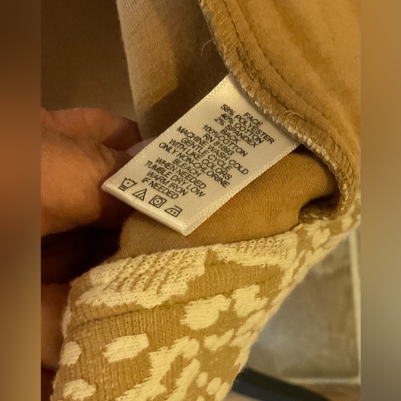 ISSAC MIZRAHI  ~ Animal Print Snap Front Jacket Tan w/White Print - Picture 8 of 9